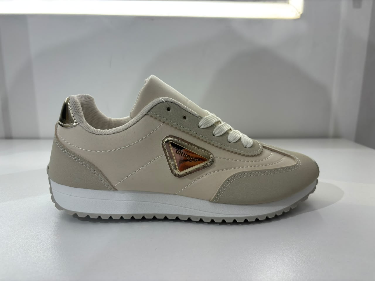 Classic Lightweight Casual Sneakers