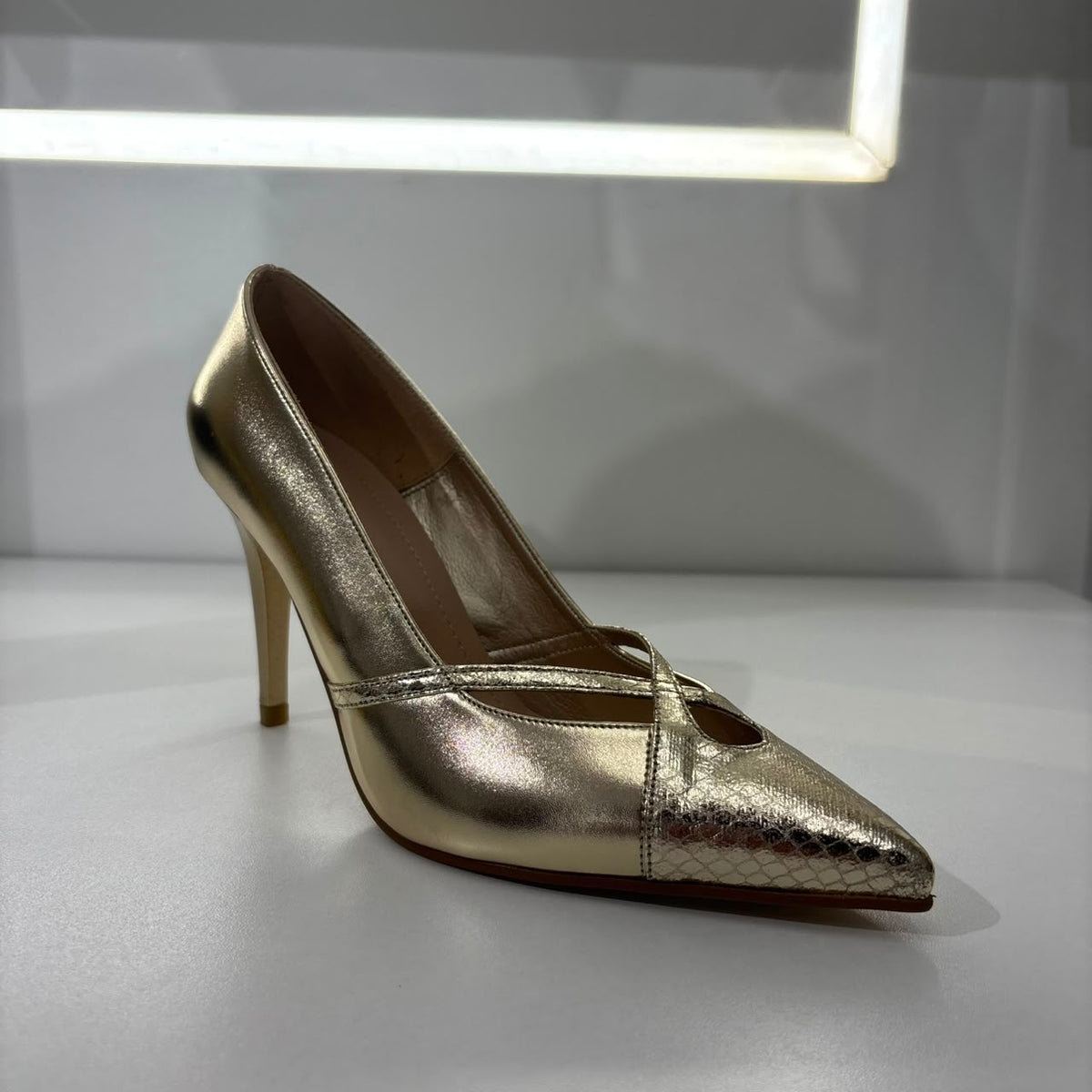 Metallic Cross Strap Pump