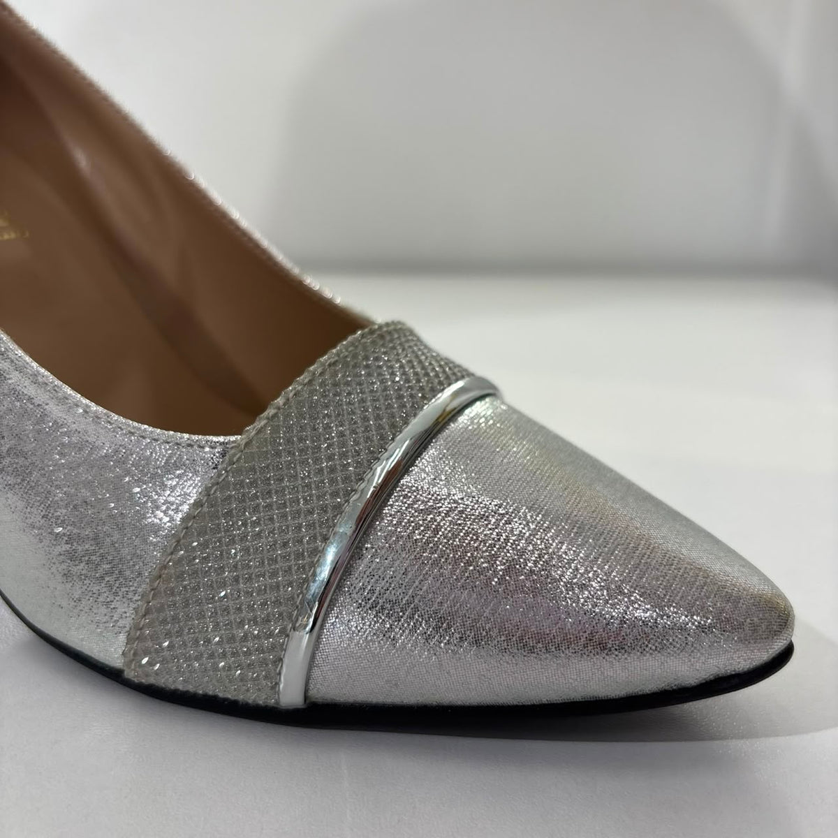 Metallic Pointed-Toe Block Heel