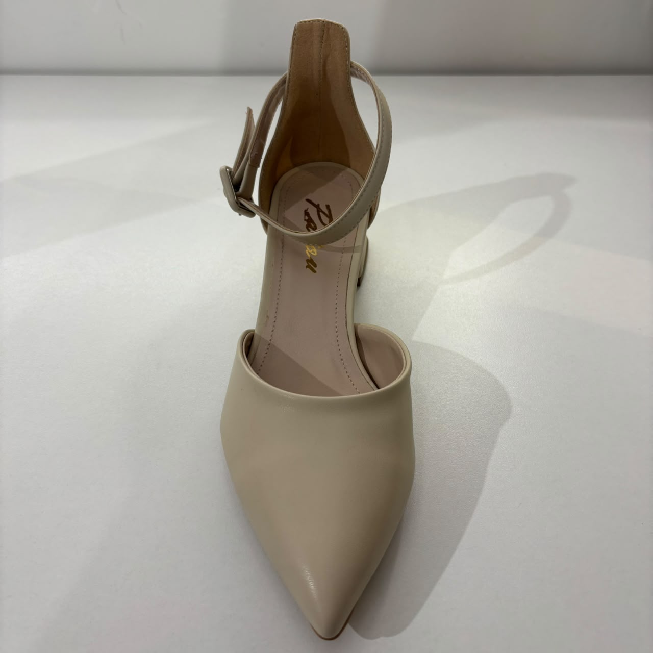 Elegant Pointed-Toe Slingback Pumps