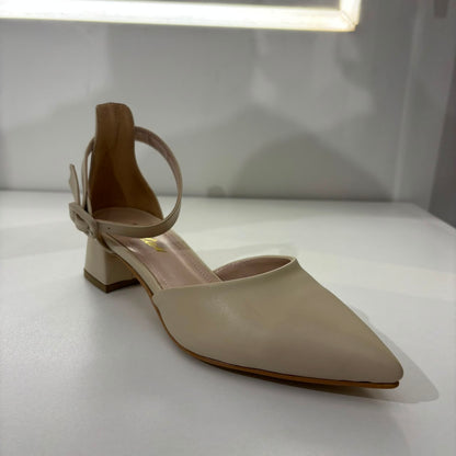 Elegant Pointed-Toe Slingback Pumps