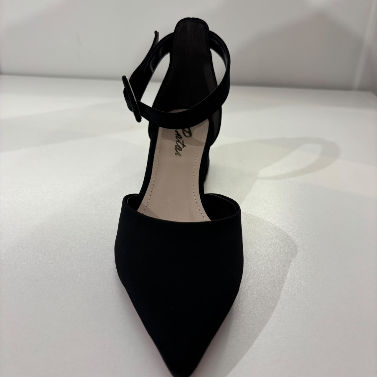 Elegant Pointed-Toe Slingback Pumps