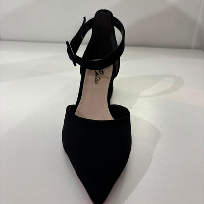 Elegant Pointed-Toe Slingback Pumps