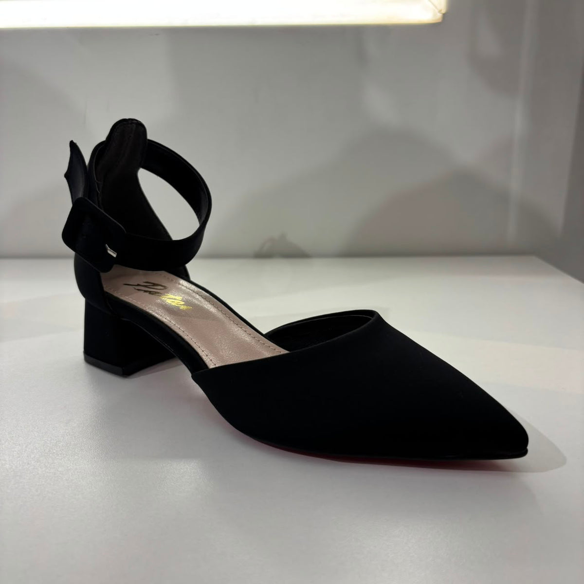 Elegant Pointed-Toe Slingback Pumps