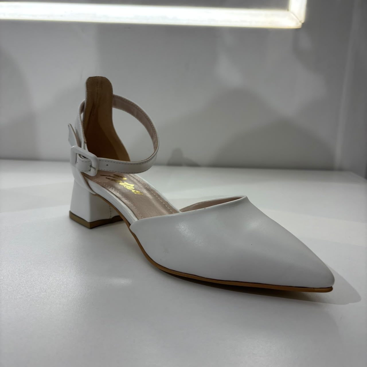 Elegant Pointed-Toe Slingback Pumps