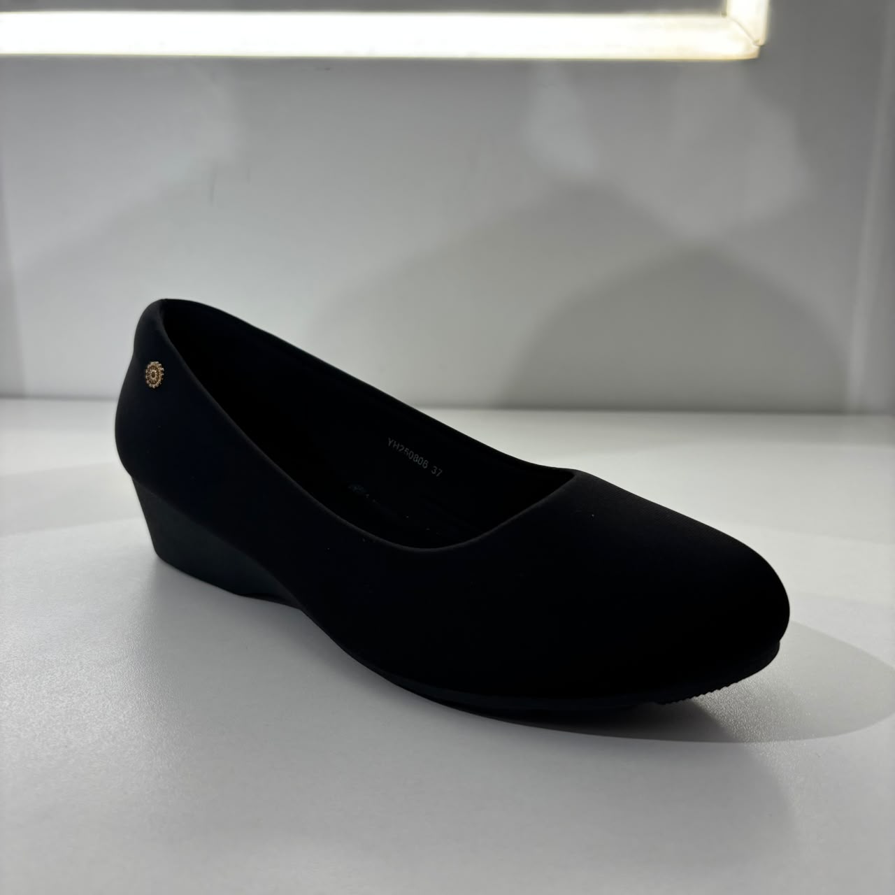 Elegant Ease Wedge